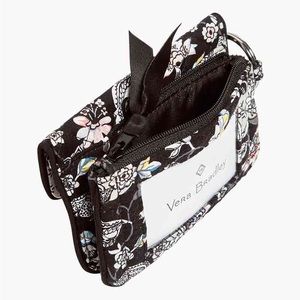 Vera Bradley Iconic Jen Zip ID in Holland Green